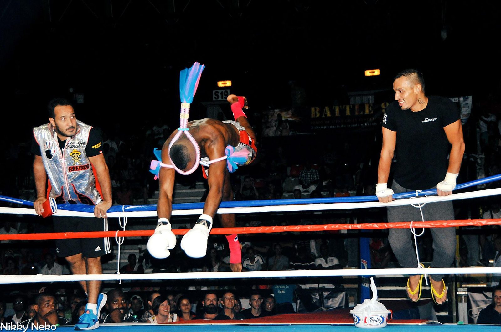 Johane Beausejour — Plongeant dans le ring au Gala Battle 974 à Saint-Denis de La Réunion